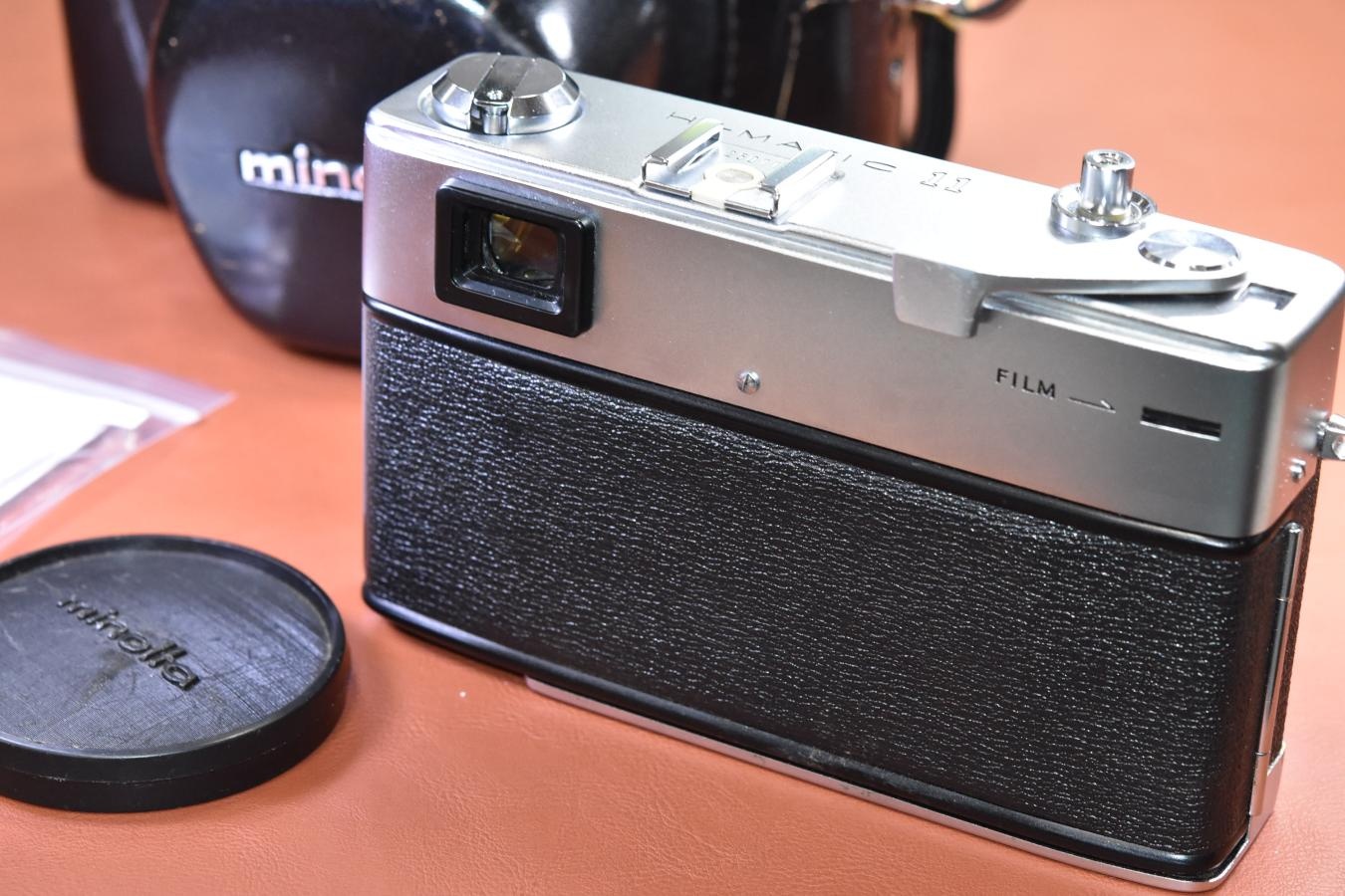 minolta HI-MATIC 11 整備済 純正ケース付 【ROKKOR-PF 45/1.7 レンズ搭載】