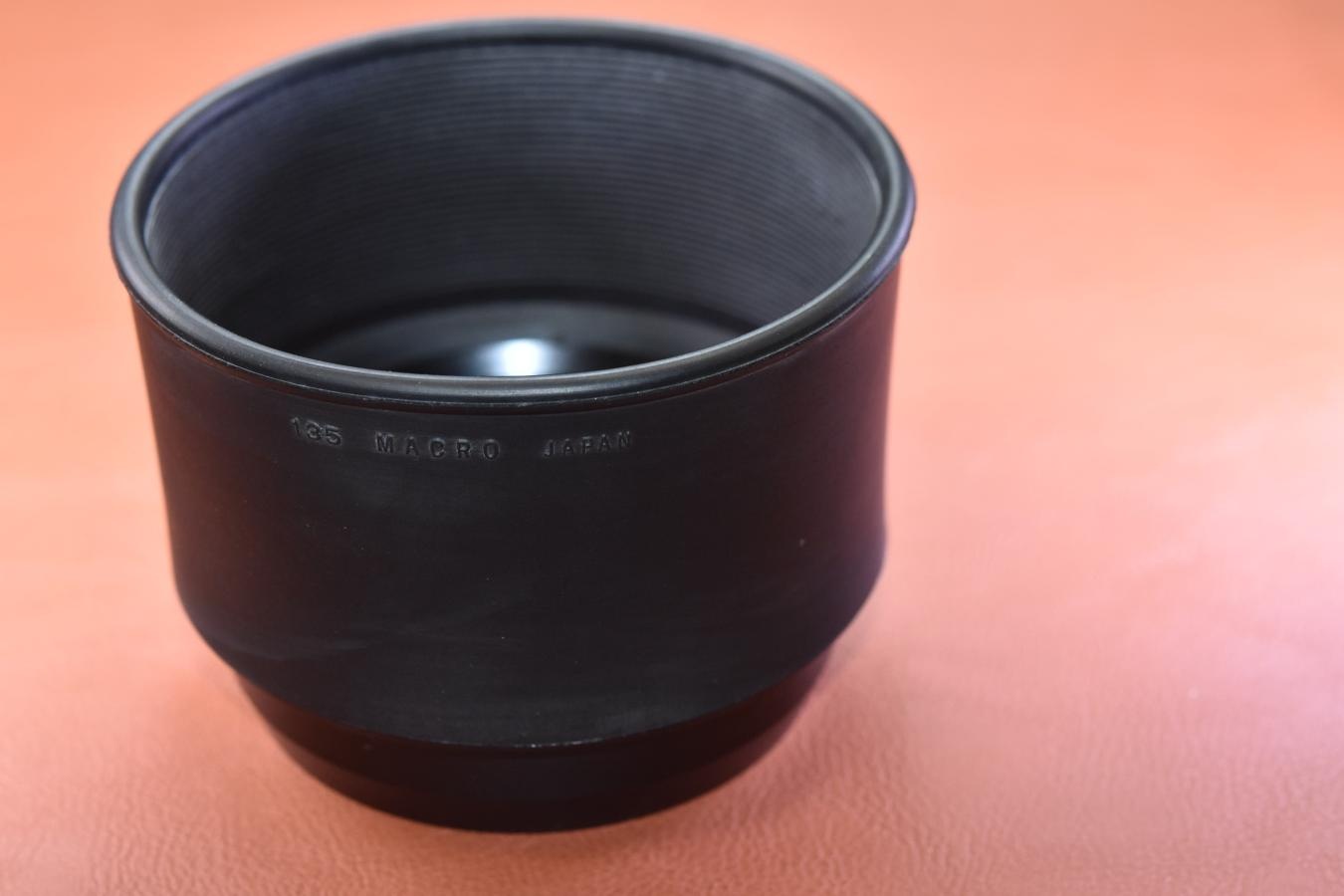 【絶版アクセサリー】OLYMPUS OM 135/4.5 MACRO用内径57mm被せ式フード