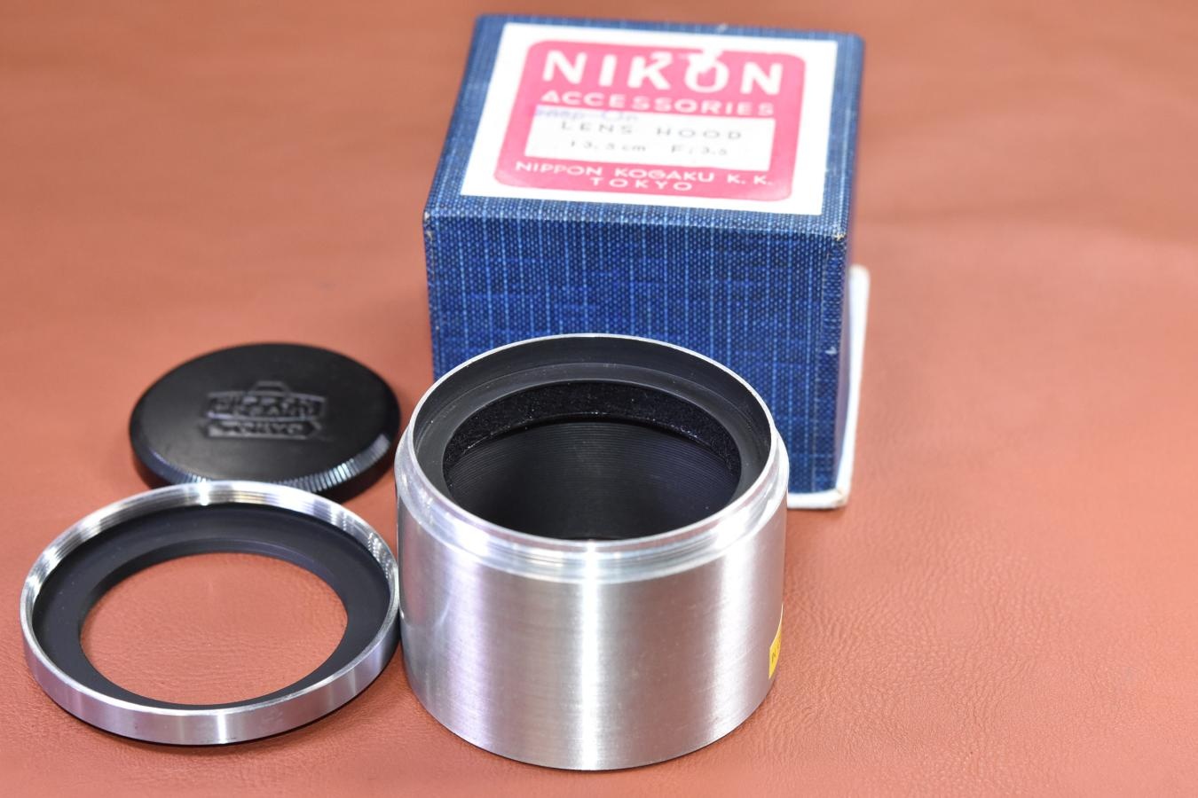 【希 少】NIPPON KOGAKU 13.5cm F3.5 Snap-on LENS HOOD 元箱付 【キレイな物をお探しの方必見!!自信ありの逸品!!】