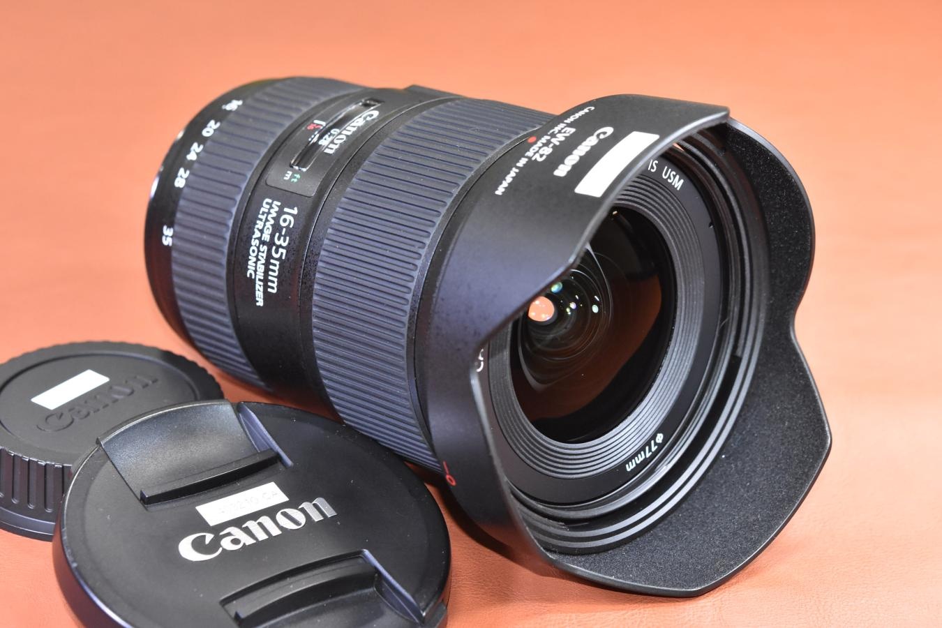 Canon EF 16-35mm F4L IS USM 純正フードEW-82付 【キレイな物をお探しの方必見!!自信ありの逸品!!】