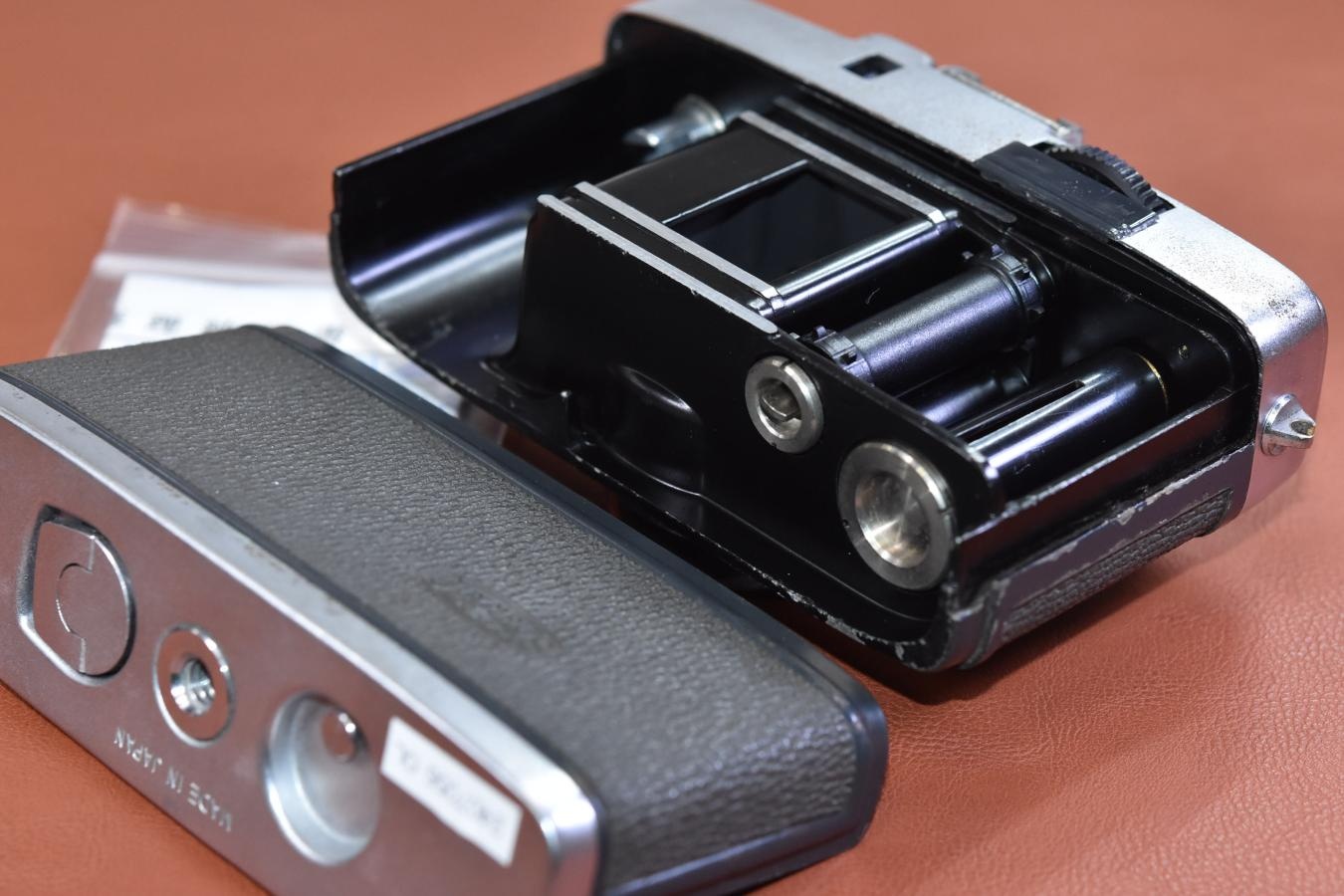 【希 少】OLYMPUS PEN 初期型 片耳 整備済【Olympus D.Zuiko 2.8cm F3.5 レンズ搭載】