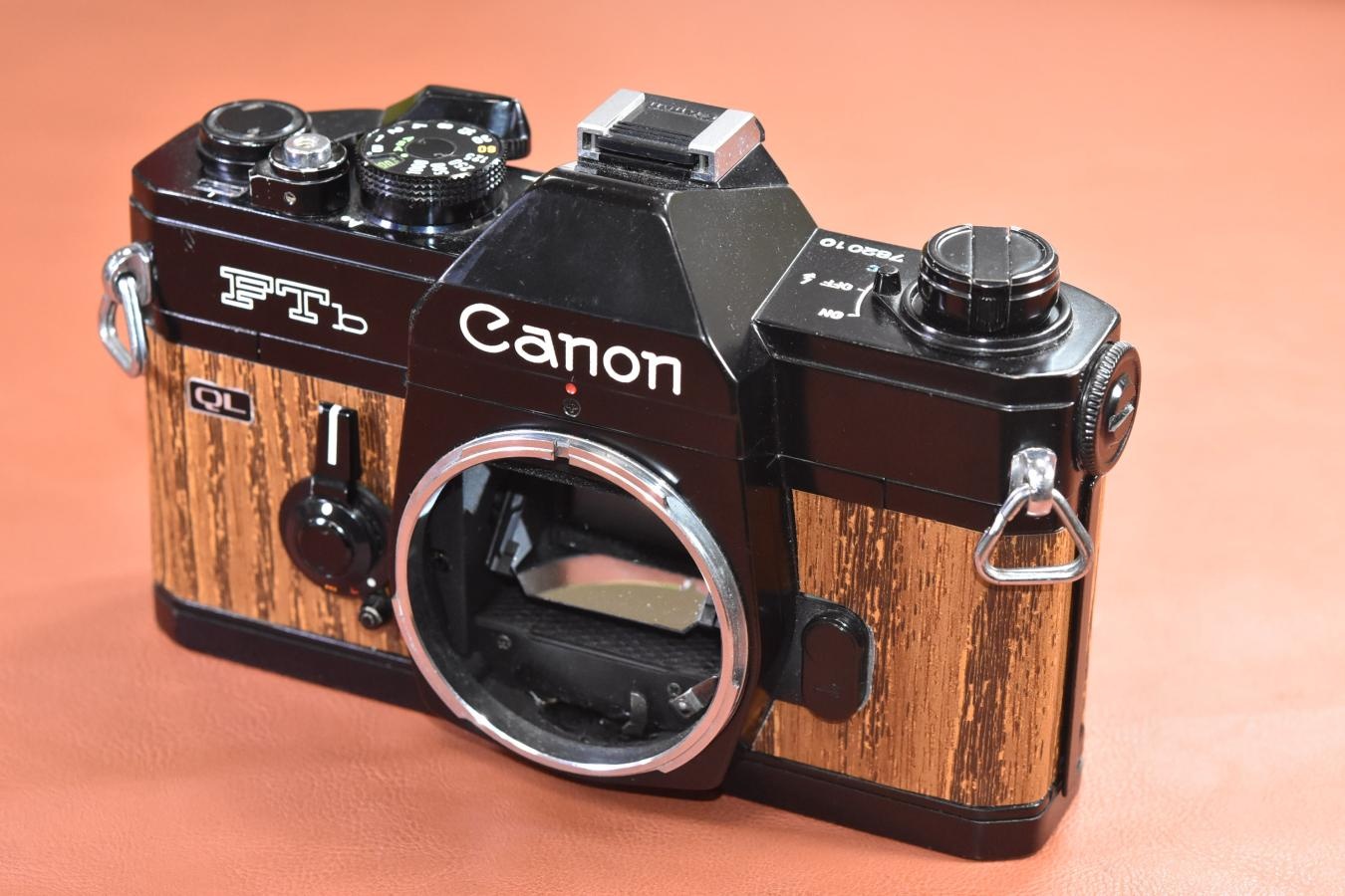【リメイクカメラ】 Canon FT QL Black 【モルト交換済】