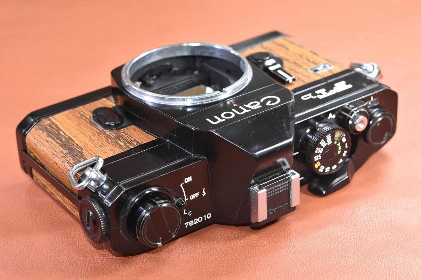 【リメイクカメラ】 Canon FT QL Black 【モルト交換済】