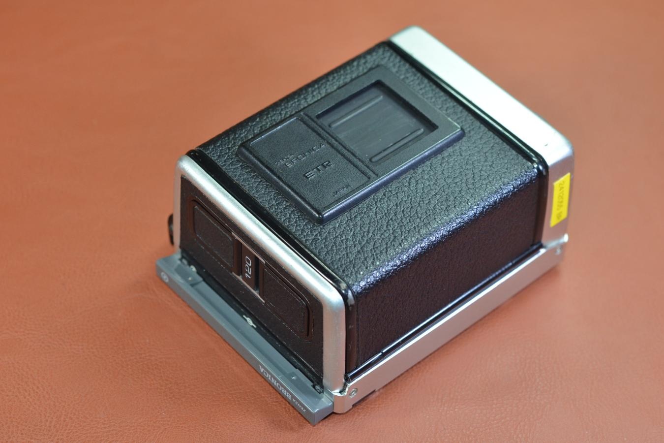 【希 少】ZENZA BRONICA FILM BACK ETR 120 Silver 【ZENZA BRONICA ETRシリーズ用】※キレイな物をお探しの方必見!!自信ありの逸品!!