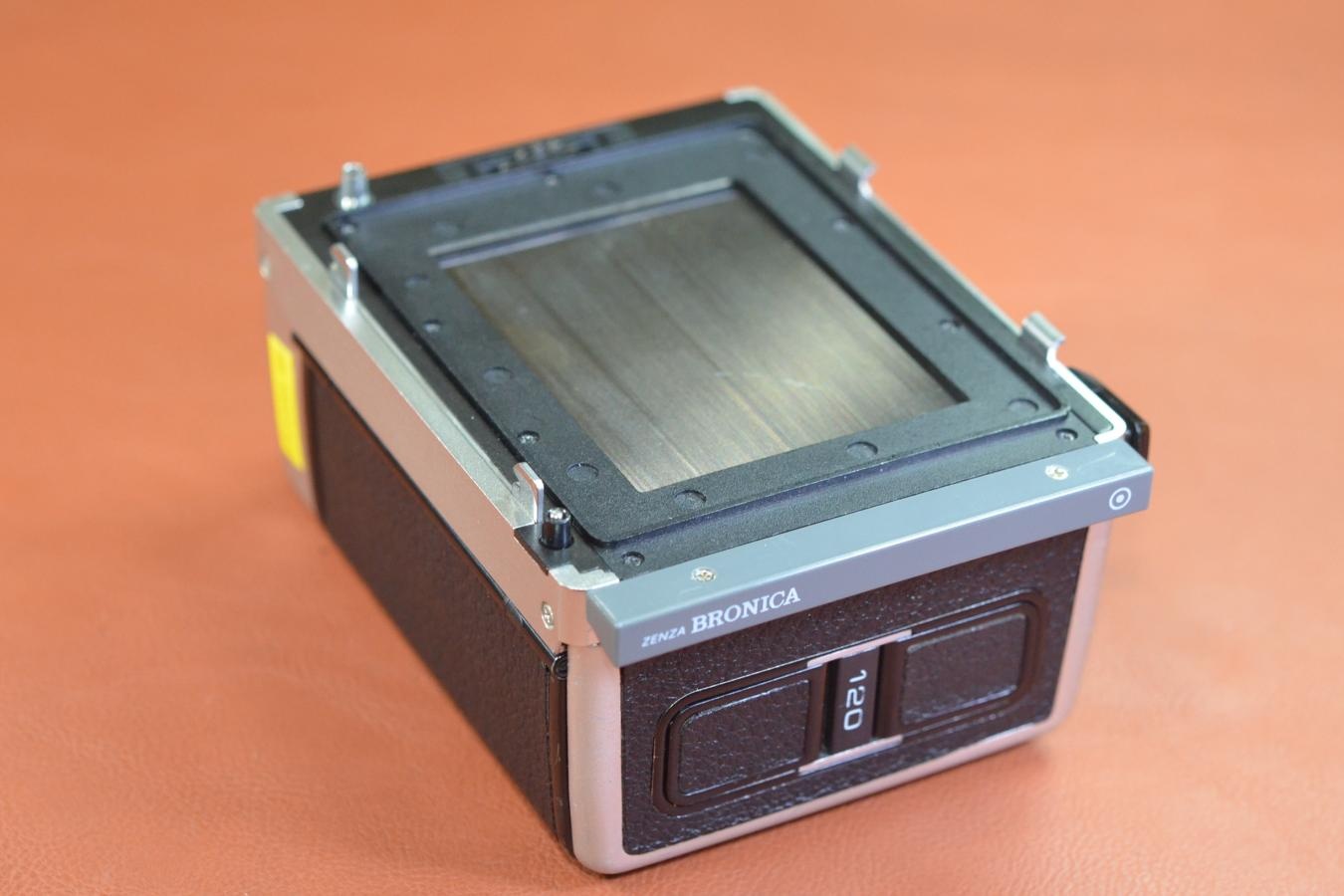 【希 少】ZENZA BRONICA FILM BACK ETR 120 Silver 【ZENZA BRONICA ETRシリーズ用】※キレイな物をお探しの方必見!!自信ありの逸品!!