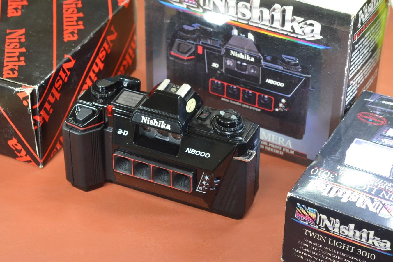 【希 少】Nishika 3D N8000 元箱付一式 【カメラ本体、ストロボ、ケース付】※キレイな物をお探しの方必見!!自信ありの逸品!!