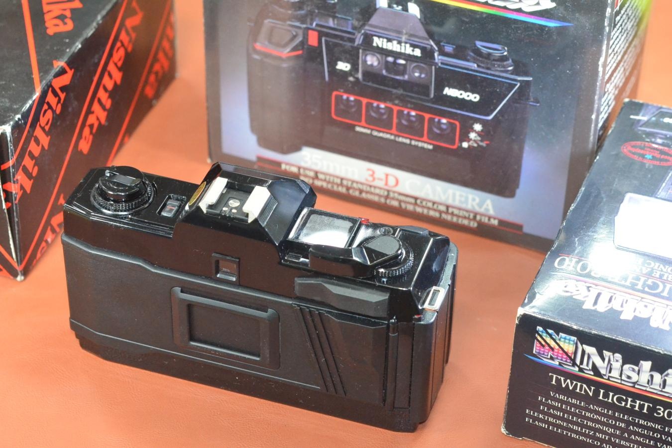 【希 少】Nishika 3D N8000 元箱付一式 【カメラ本体、ストロボ、ケース付】※キレイな物をお探しの方必見!!自信ありの逸品!!
