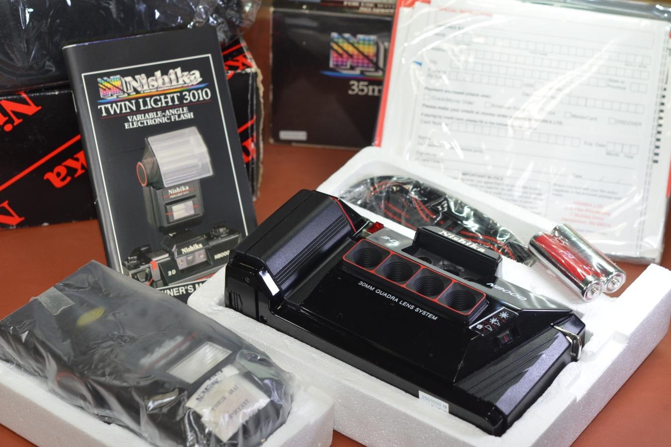 【希 少】Nishika 3D N8000 元箱付一式 【カメラ本体、ストロボ、ケース付】※キレイな物をお探しの方必見!!自信ありの逸品!!