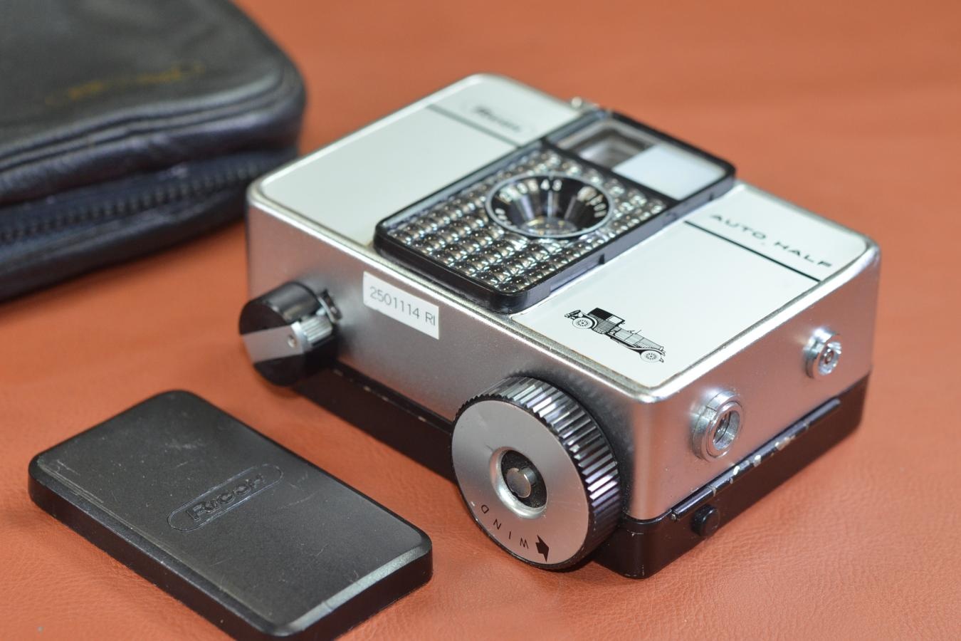 【希 少】RICOH AUTO HALF E Classic Car モルト交換済 【純正ケース、ストラップ、キャップ付】