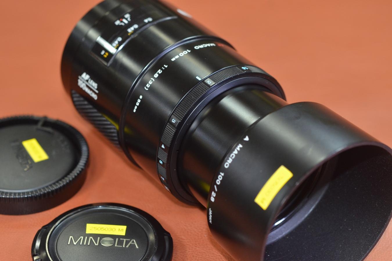 MINOLTA AF MACRO 100mm F2.8 純正フード付 【SONY Aマウントレンズ】