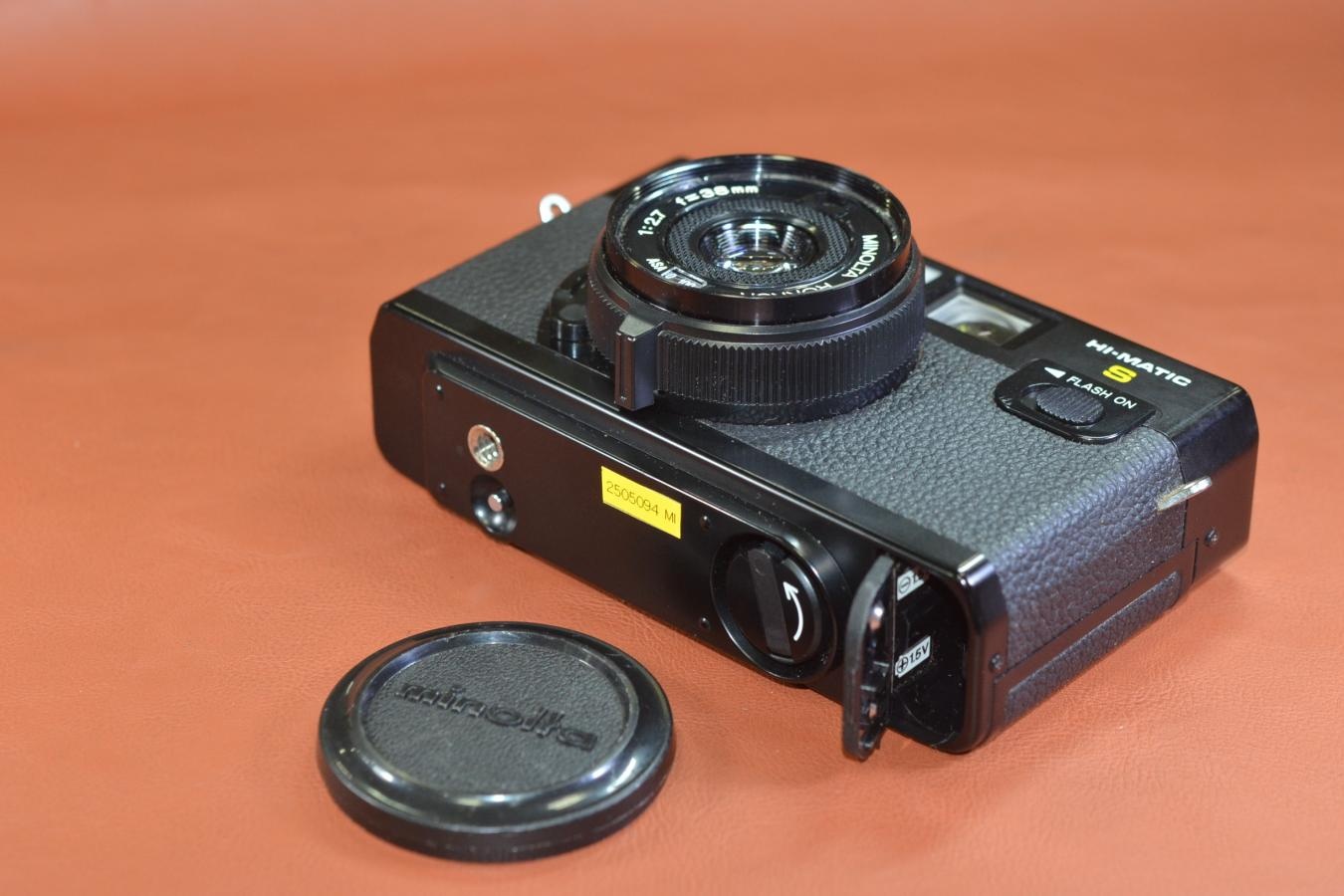 minolta HI-MATIC S モルト交換済 【MINOLTA ROKKOR 38/2.7 レンズ搭載】