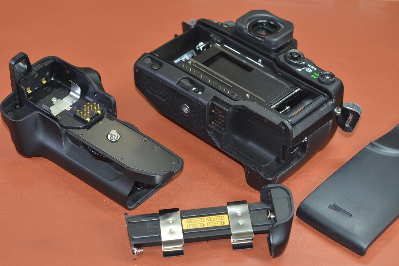 CONTAX N1 【BATTERY HOLDER P-9 付】