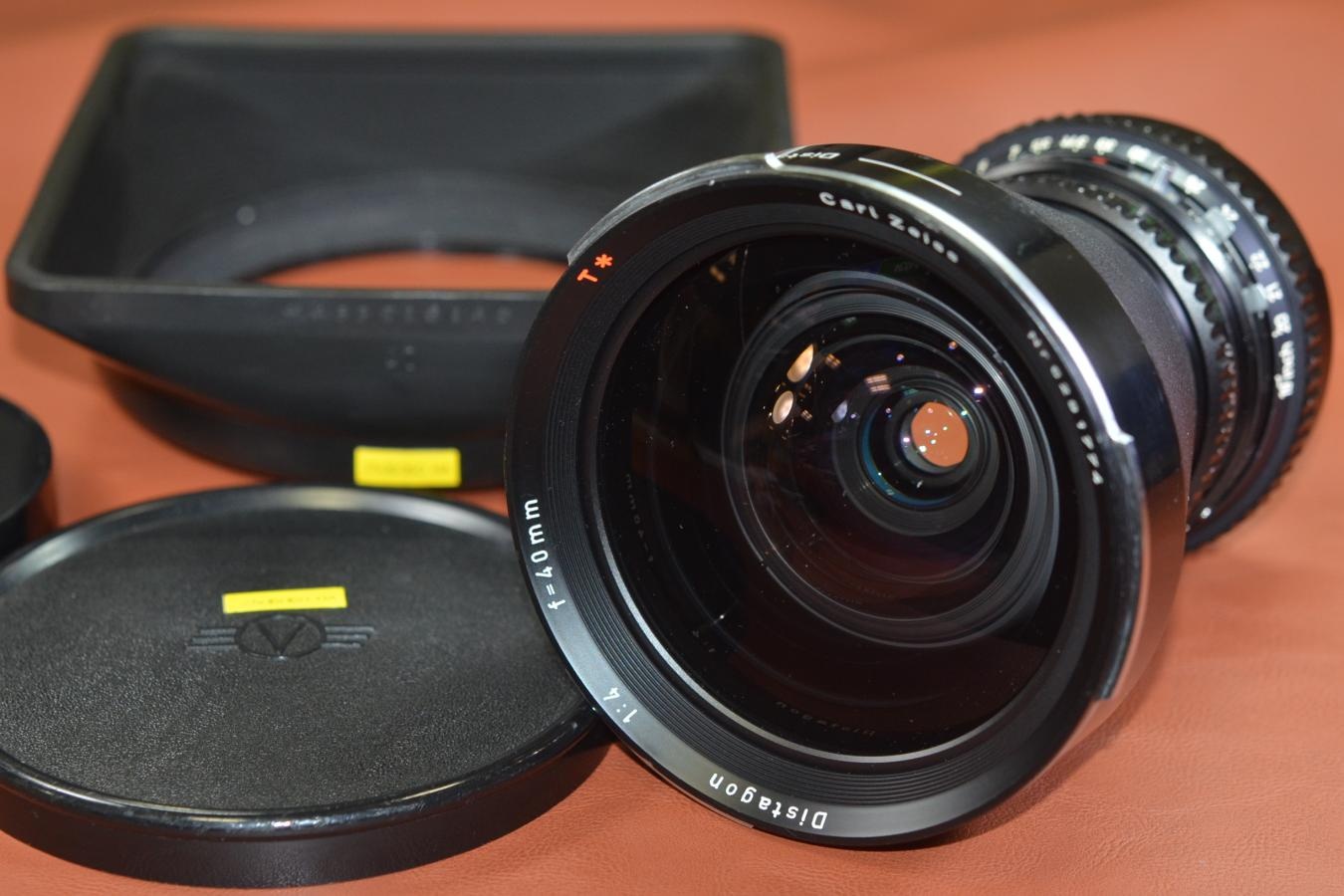 HASSELBLAD C Distagon T* 40mm F4 純正フード付 【キレイな物をお探しの方必見!!自信ありの逸品!!】