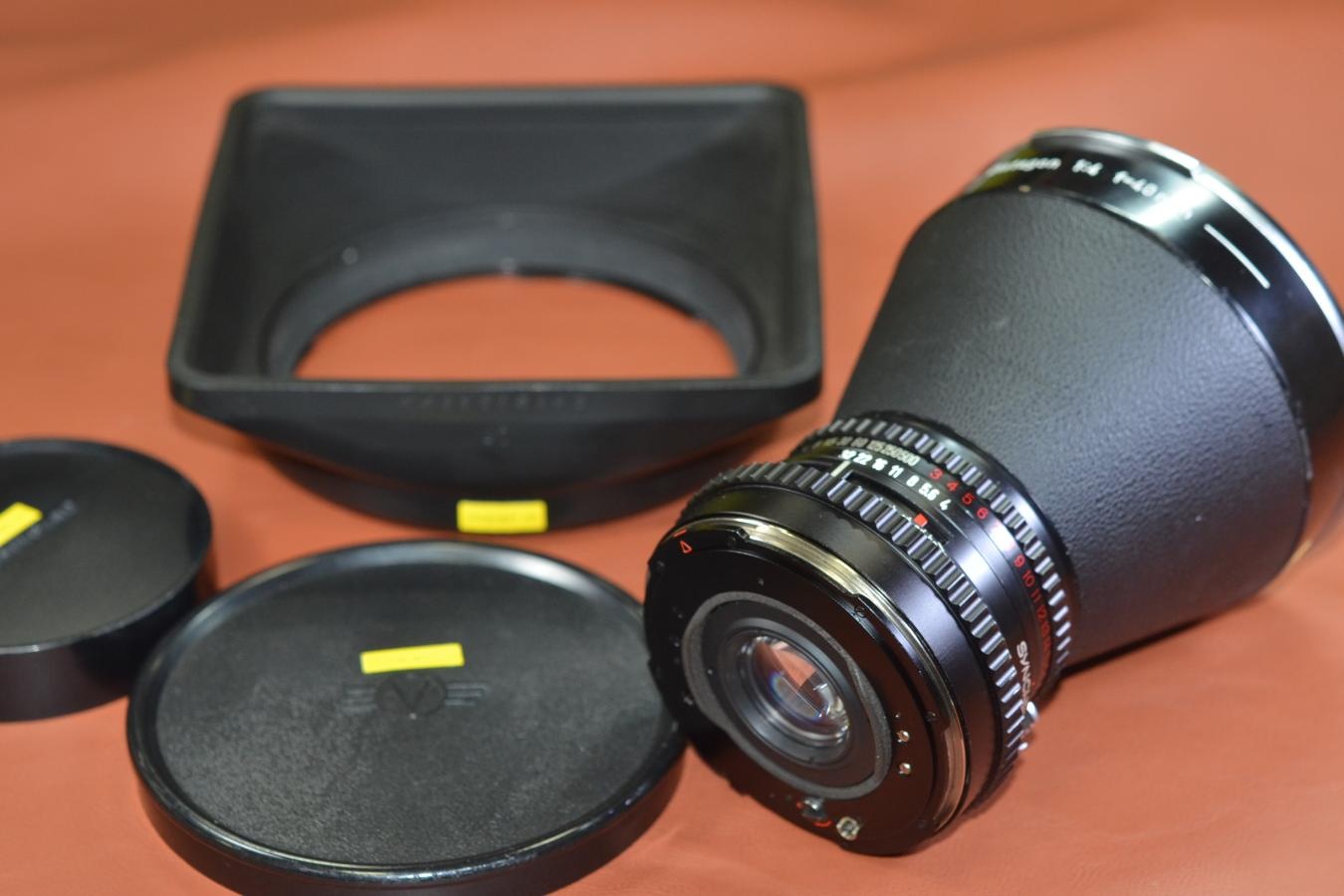 HASSELBLAD C Distagon T* 40mm F4 純正フード付 【キレイな物をお探しの方必見!!自信ありの逸品!!】