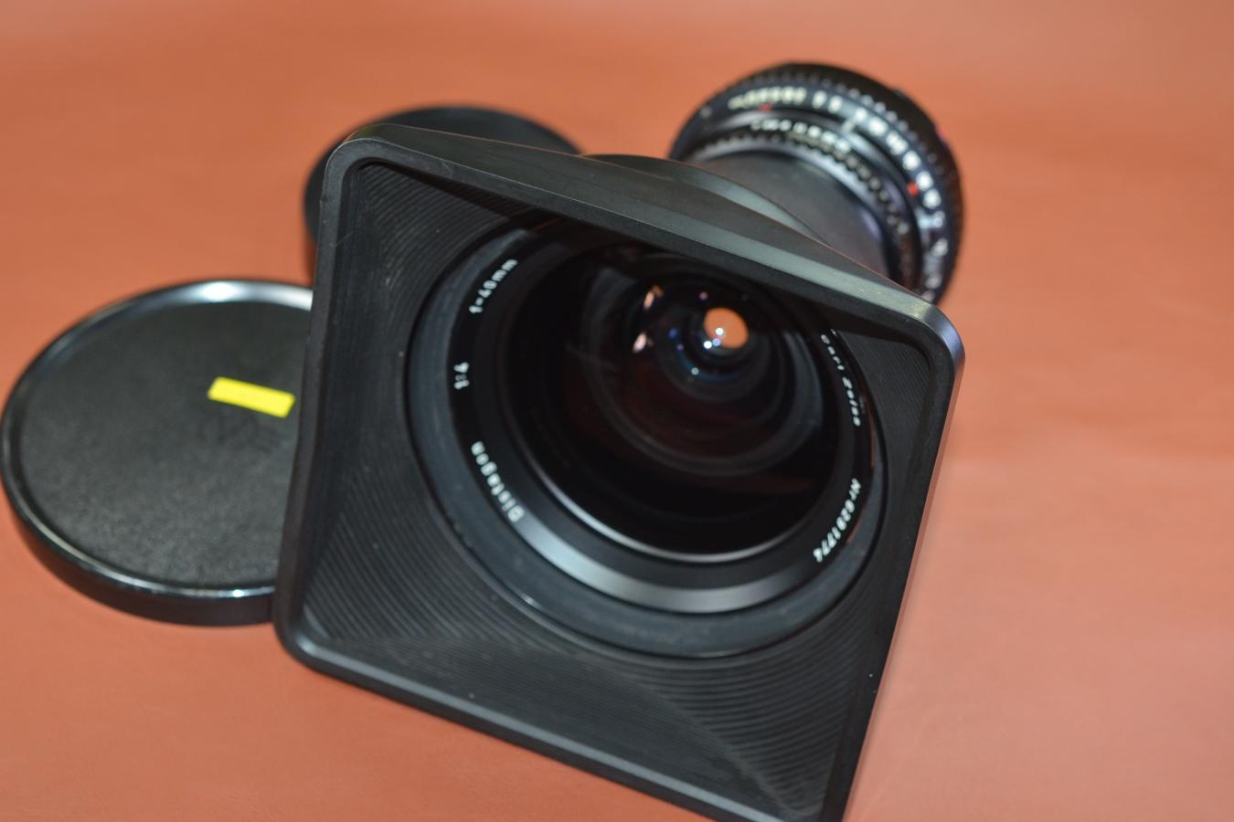 HASSELBLAD C Distagon T* 40mm F4 純正フード付 【キレイな物をお探しの方必見!!自信ありの逸品!!】