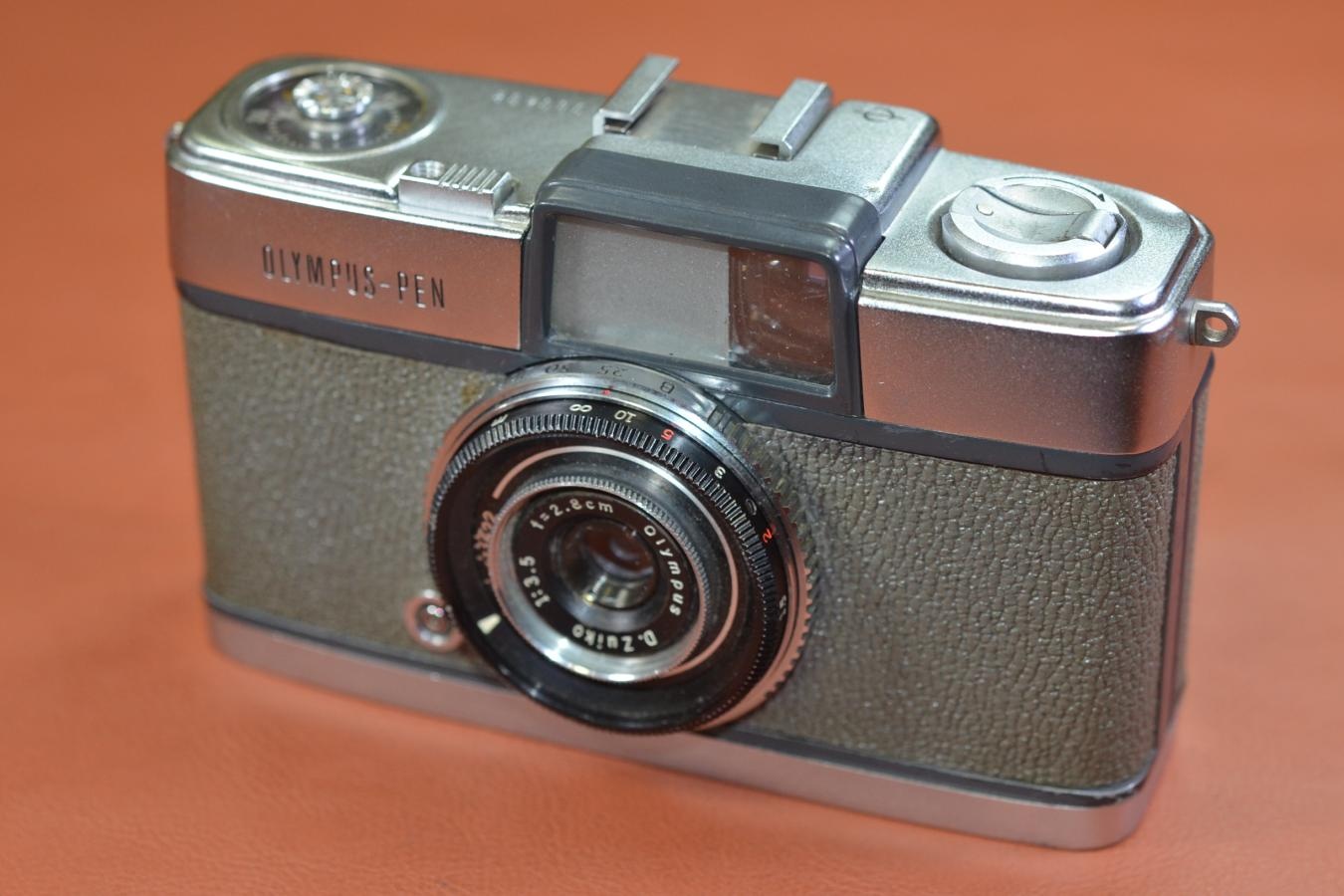 OLYMPUS PEN 初期型 モルト交換済 【Olympus D.Zuiko 2.8cm F3.5 レンズ搭載】