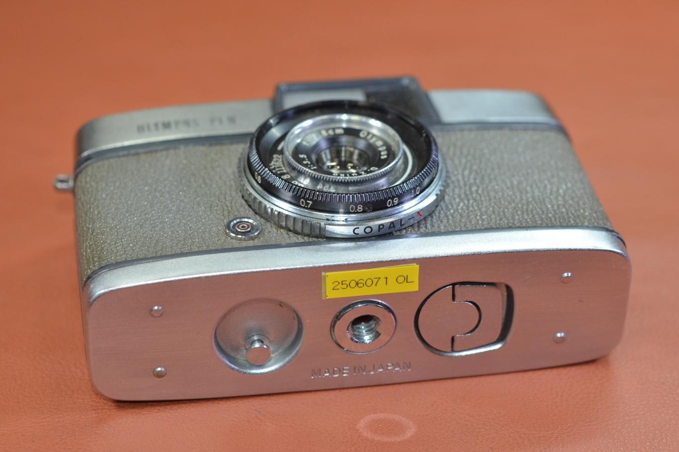 OLYMPUS PEN 初期型 モルト交換済 【Olympus D.Zuiko 2.8cm F3.5 レンズ搭載】