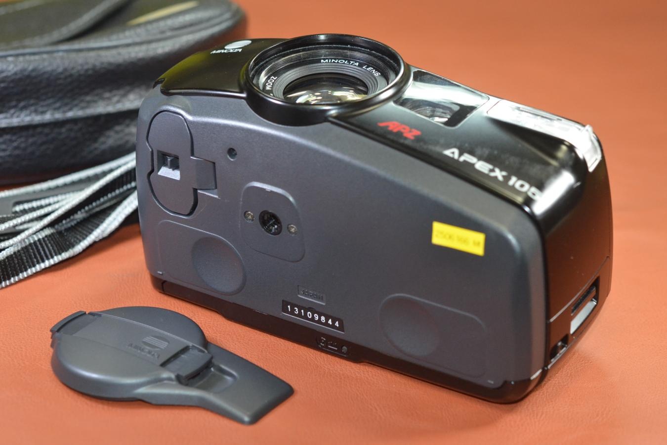 MINOLTA  APEX105 純正ケース、ストラップ付【MINOLTA ZOOM35-105/4-6.7レンズ 搭載】
