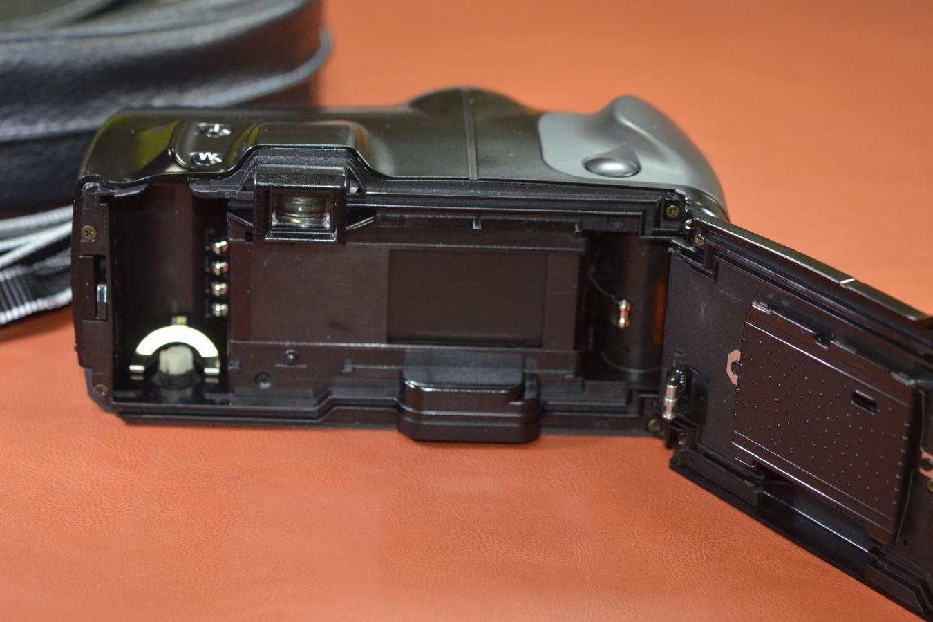 MINOLTA  APEX105 純正ケース、ストラップ付【MINOLTA ZOOM35-105/4-6.7レンズ 搭載】