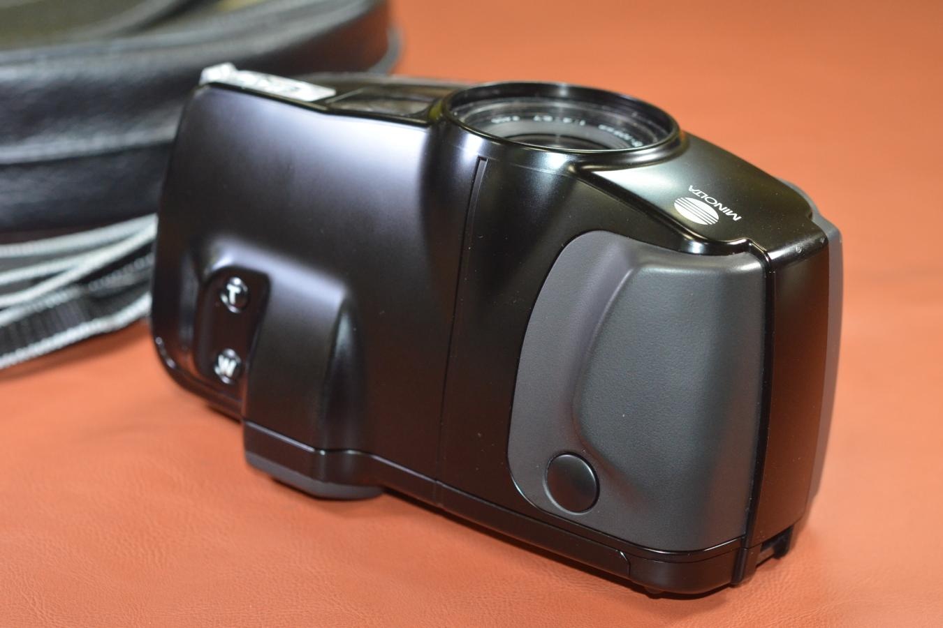 MINOLTA  APEX105 純正ケース、ストラップ付【MINOLTA ZOOM35-105/4-6.7レンズ 搭載】