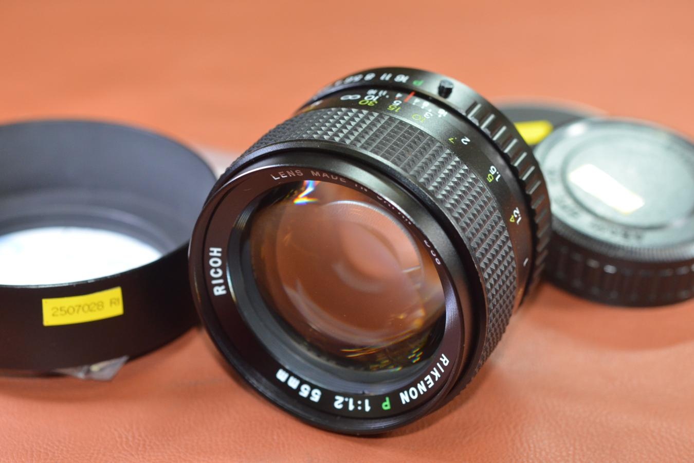 【希 少】RICOH RIKENON P 55mm F1.2 整備済 フード付 【Kマウントレンズ】