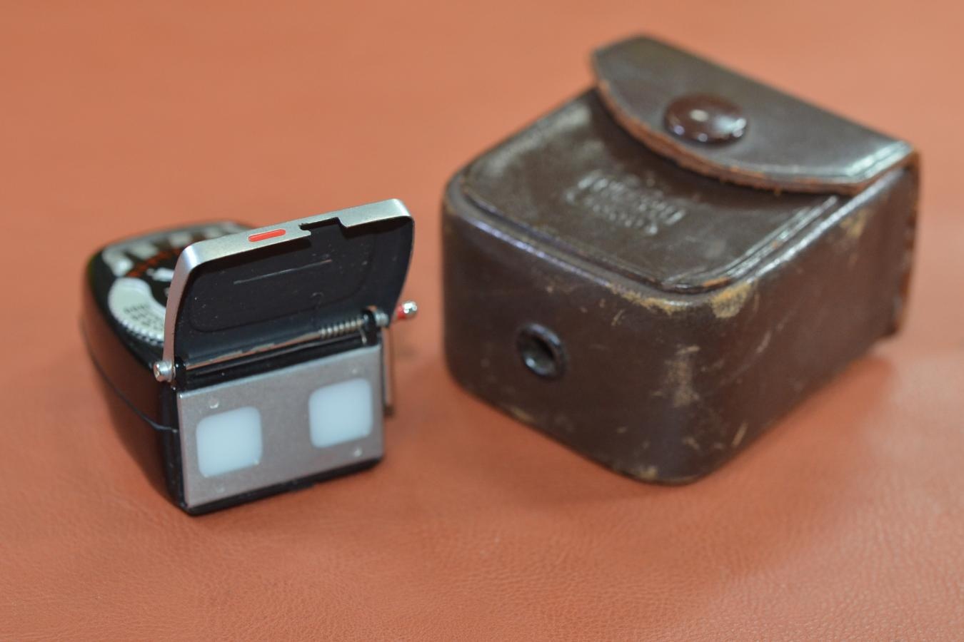 【希 少】Nikon SP メーター 純正専用ケース付 【NIPPON KOGAKUマーク入り】※キレイな物をお探しの方必見!!自信ありの逸品!!