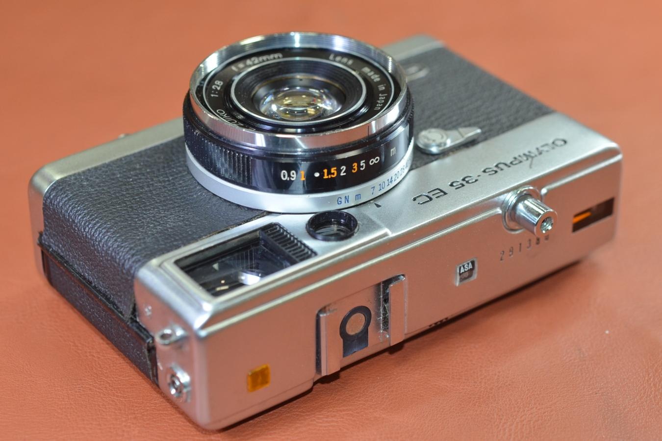 OLYMPUS-35 EC 【OLYMPUS E.ZUIKO 42/2.8レンズ搭載】