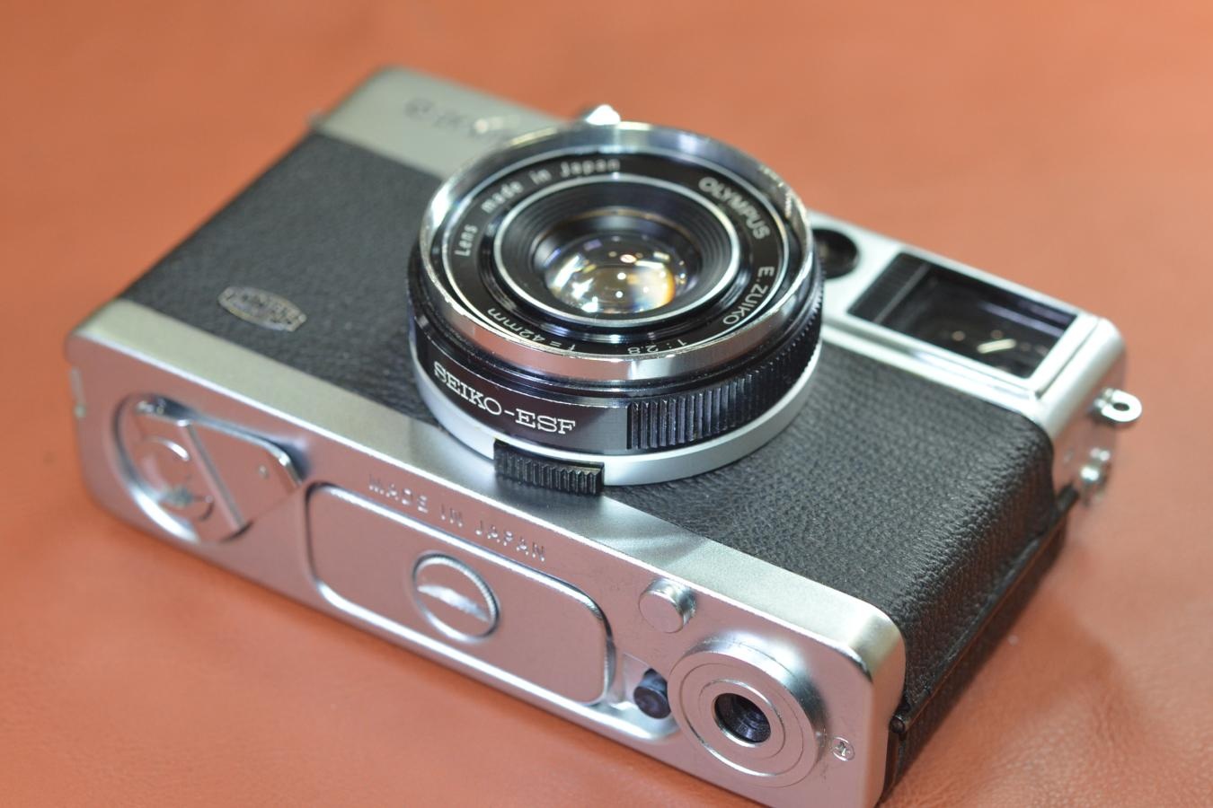 OLYMPUS-35 EC 【OLYMPUS E.ZUIKO 42/2.8レンズ搭載】