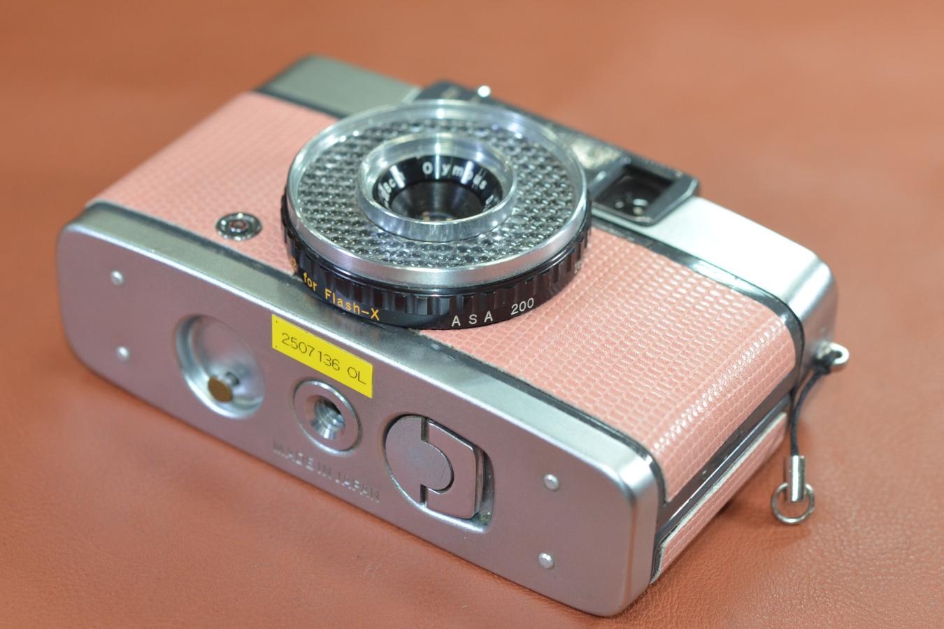 【リメイクカメラ】OLYMPUS PEN-EE 前期型 モルト交換済 【Olumpus D.Zuiko 2.8cm F3.5 レンズ搭載】