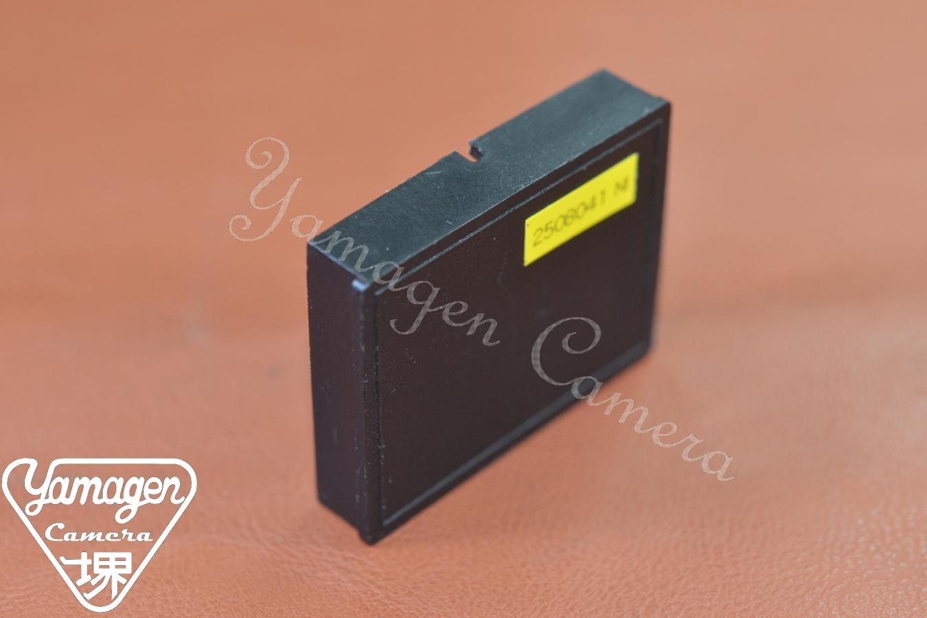 【希 少】Nikon ファインダー底カバー 大文字Fマーク入り 【Nikon F、F2用】