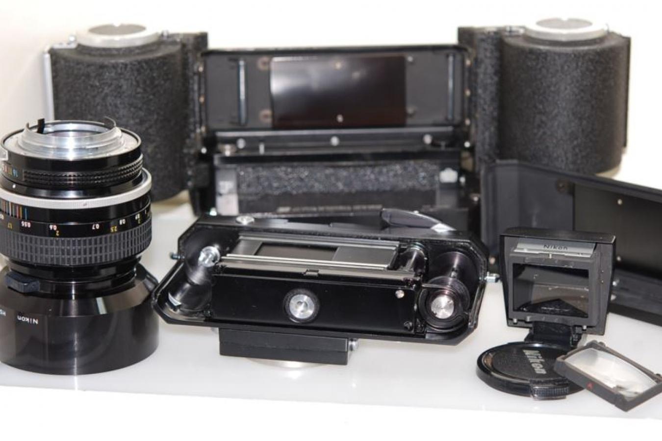 【コレクション向け 希 少】 Nikon NEW eye level Black 739万台 55/1.2付 【F-250モータードライブ、希少 JPI社米国製直結バッテリーケース付】