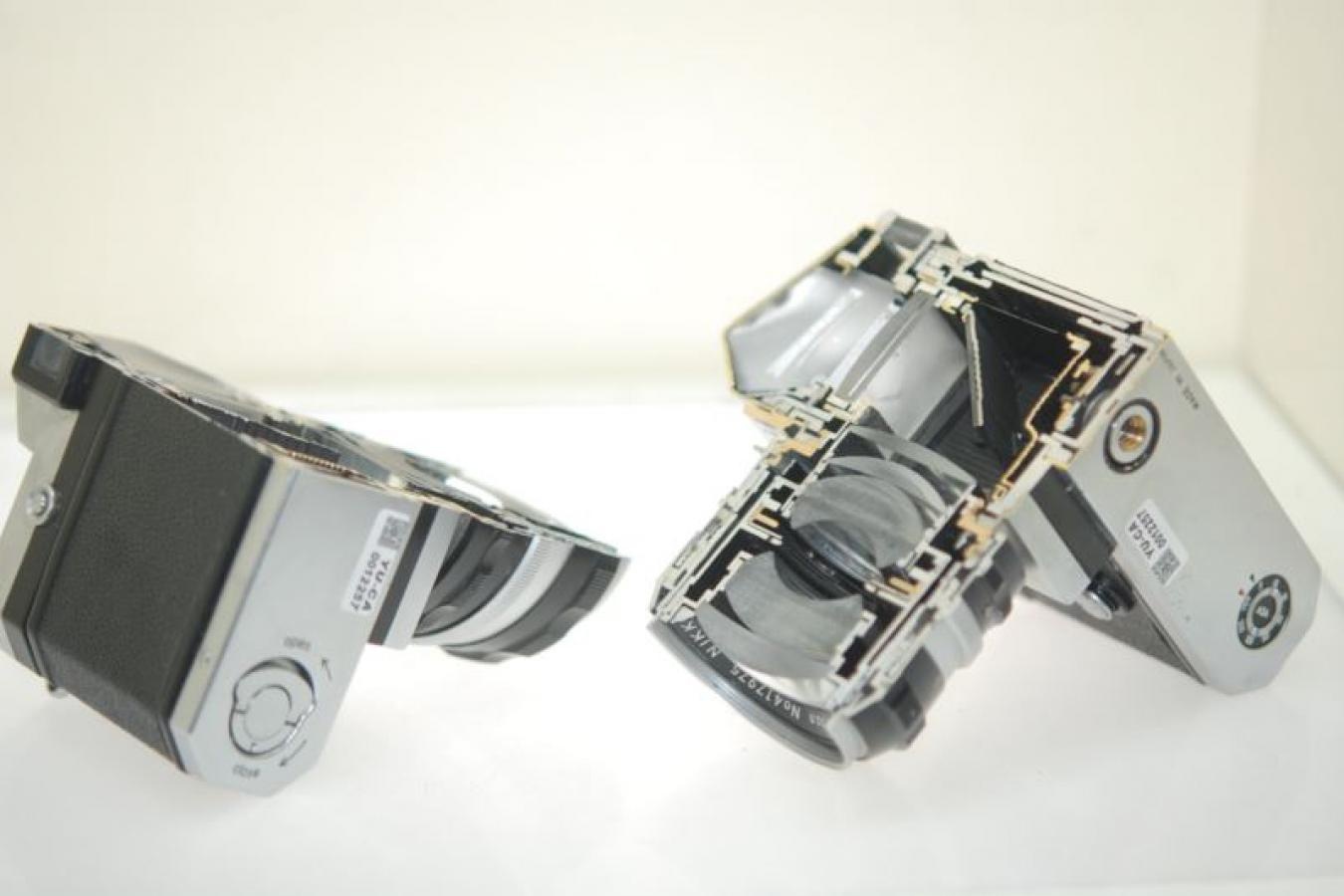 【コレクション向け 希 少】 ニコン Fアイレベルシルバー 644万台 日本光学 NIKKOR-S Auto 50/1.4付 【カットモデル】