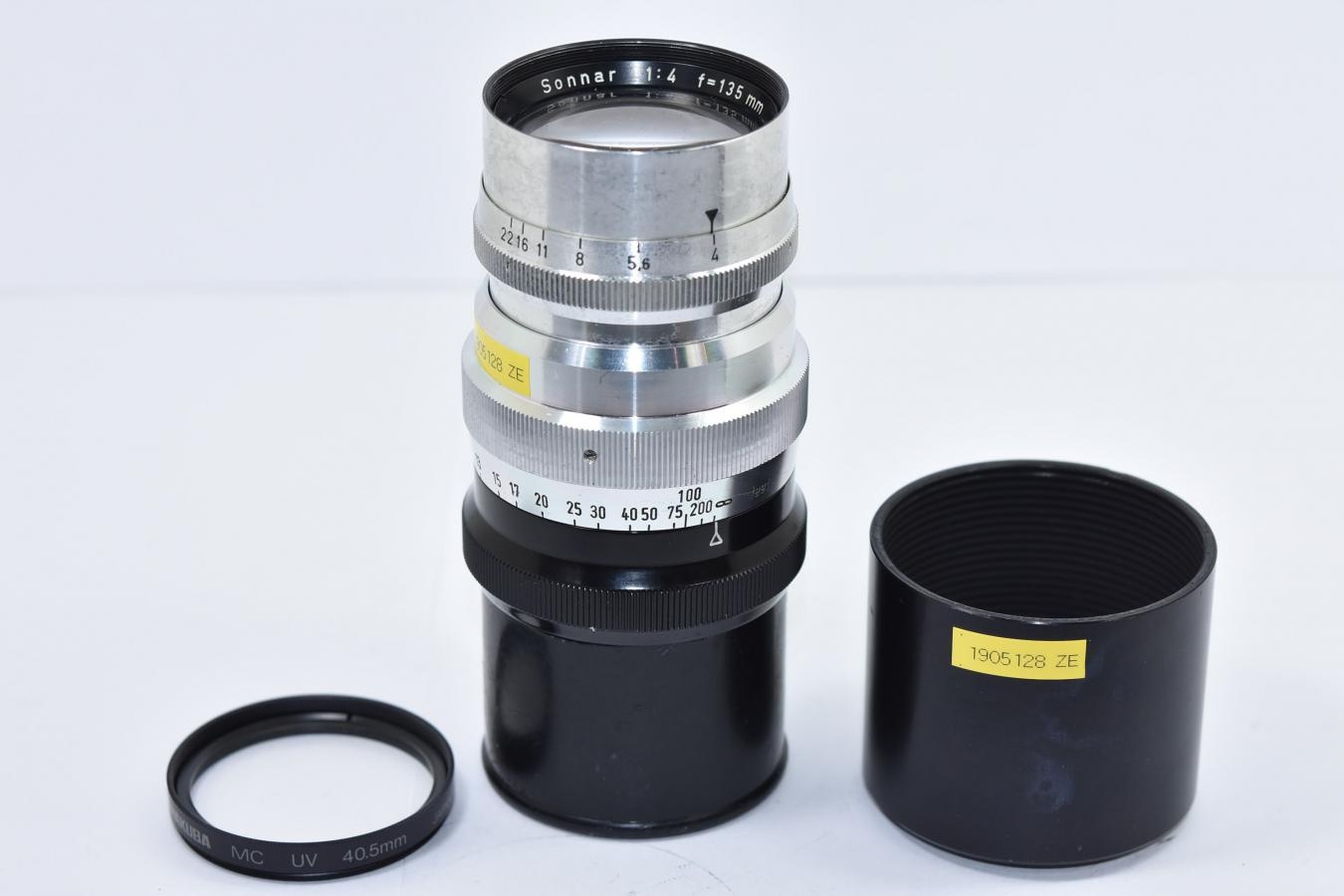 【希 少】 Carl Zeiss Sonnar 135mm F4 【純正フード、ハクバ製40.5mm MC UVフィルター付 FOR ARRIFLEX STANDARD】