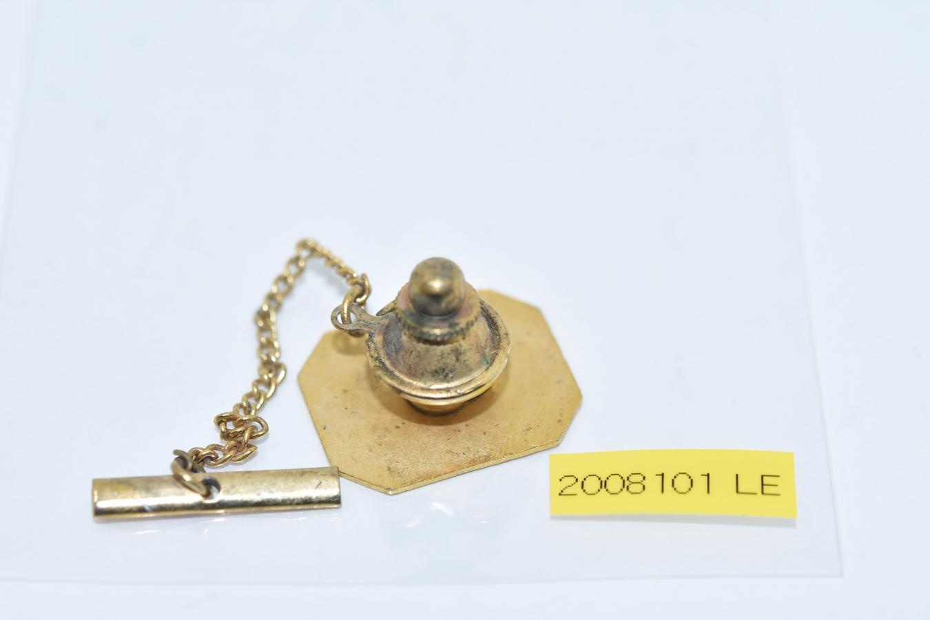 【希 少】 LEICA ピンバッチ