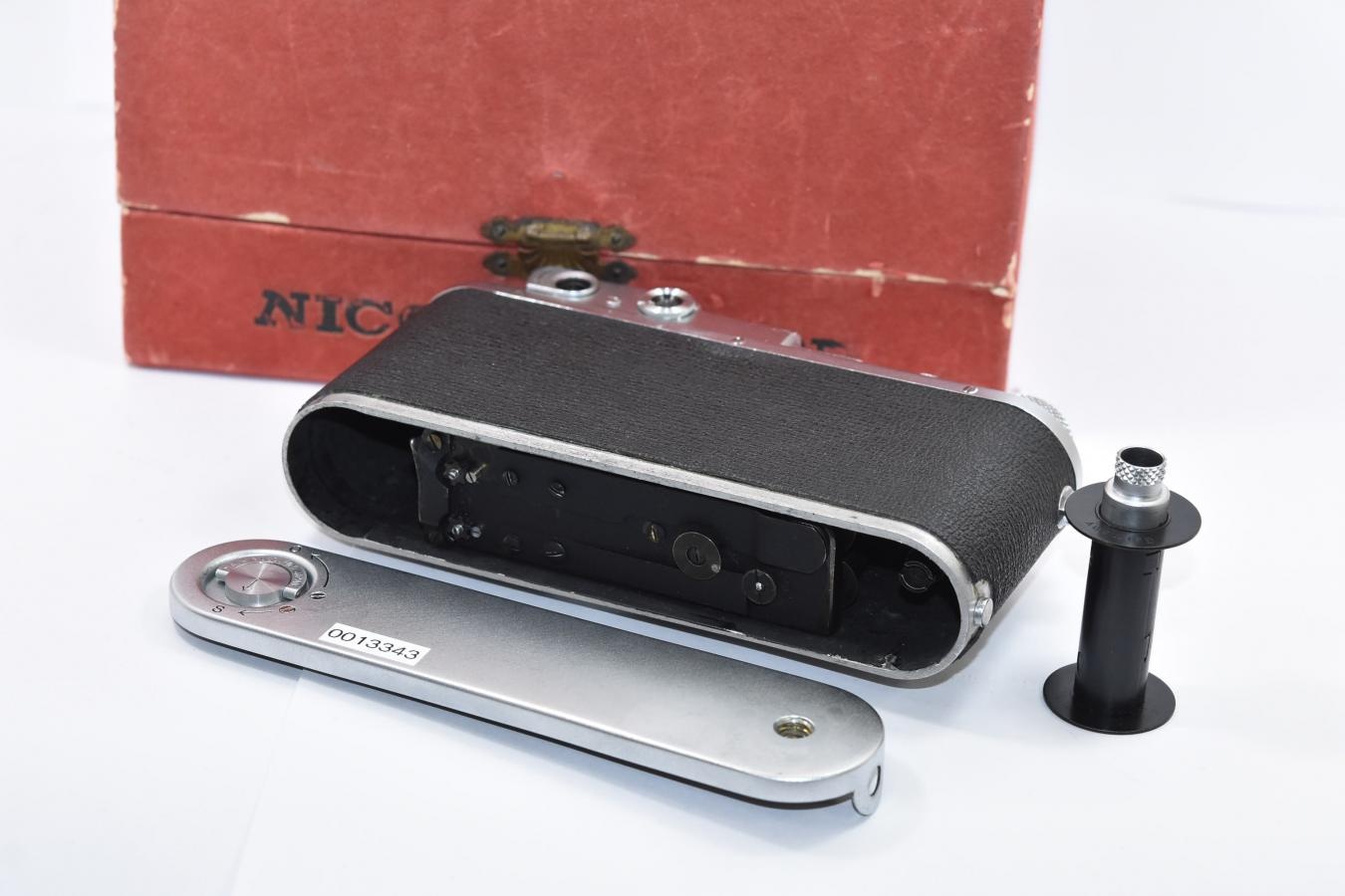【希 少】NICCA CAMERA  MADE IN OCCUPIED JAPAN 元箱付 【戦後間もなくニッポンカメラの距離計付モデルを改良して再生産したのがこのカメラ】